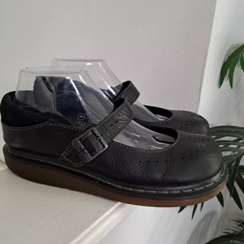 Dr Martens Vintage Black Leather Buckle Mary Janes Kara 11668 Women's Size 7M